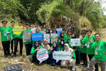 Pelajar Lintas Agama Besuk Sungai Kalibaru Bersama Eco Bhineka Nasyiatul Aisyiyah
